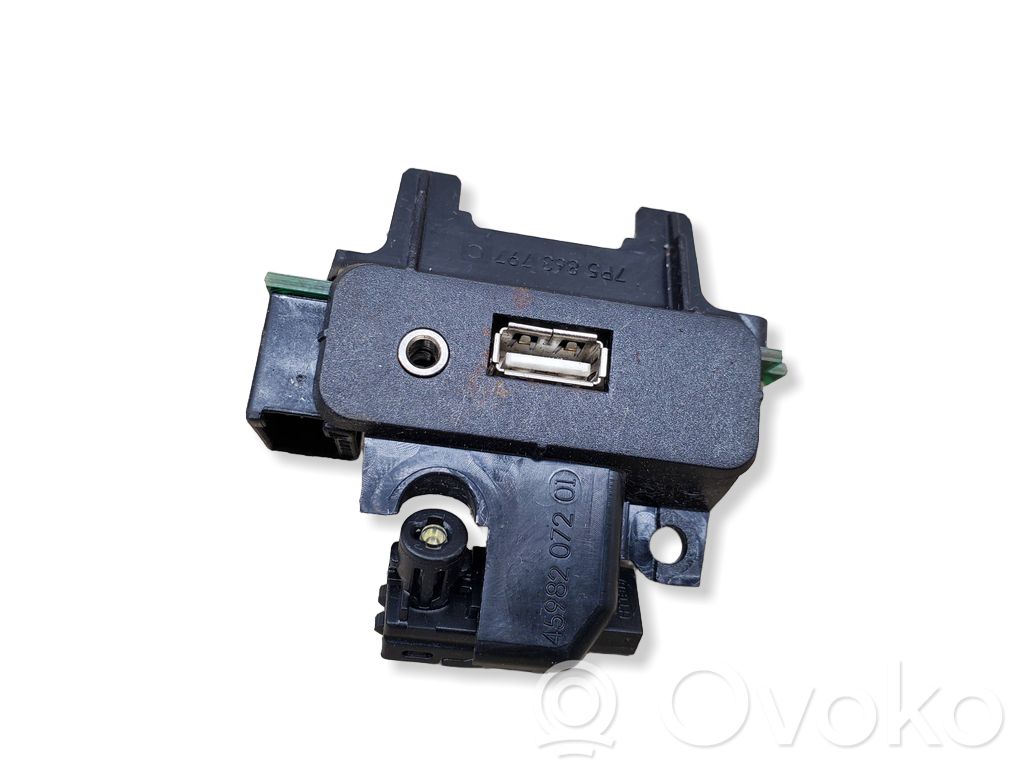 Porsche Cayenne (92A) Enchufe conector USB 