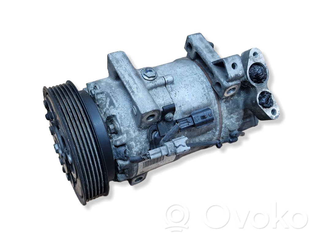 Renault Clio IV Air conditioning (A/C) compressor (pump) 