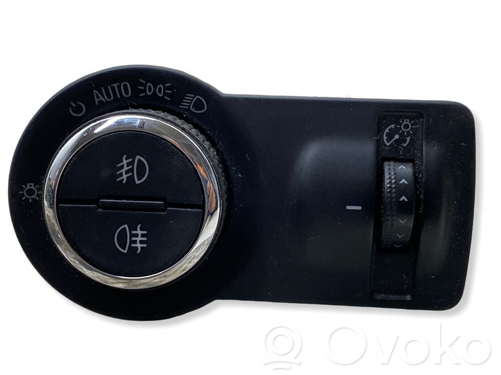 Opel Insignia A Light switch 