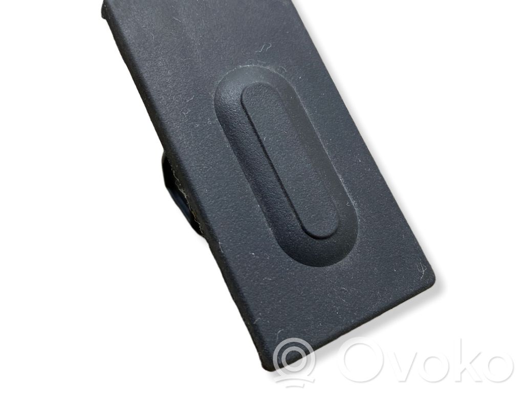 Mazda CX-3 Tailgate/boot open switch button 