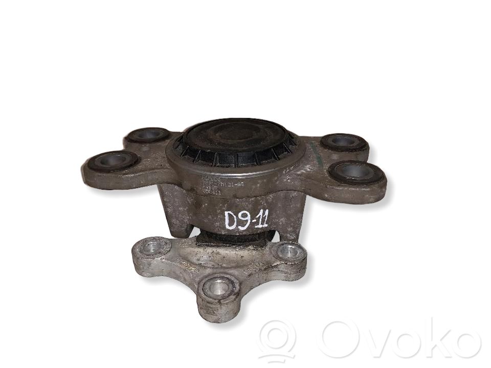 Volvo XC90 Engine mount bracket 