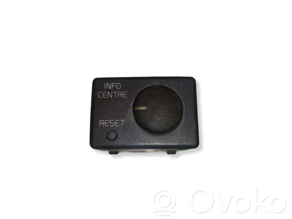 Volvo V40 Alarm switch 