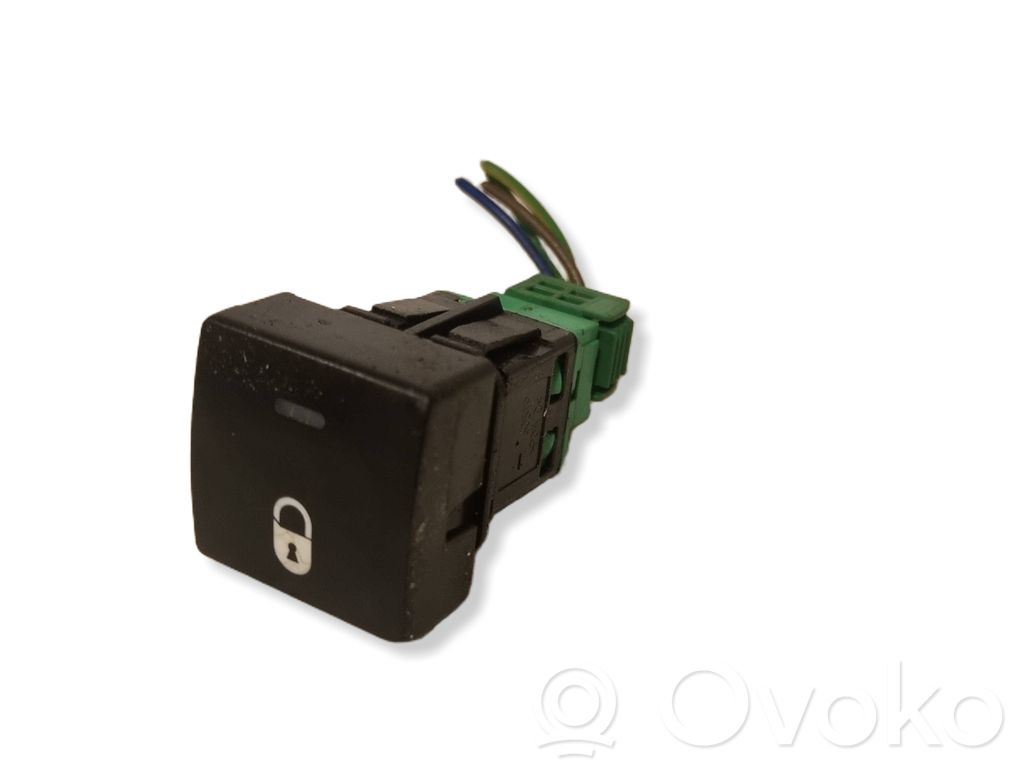 Citroen Berlingo Central locking switch button 