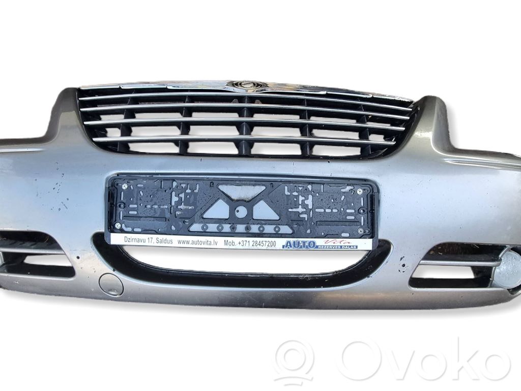 Chrysler Voyager Zderzak przedni 