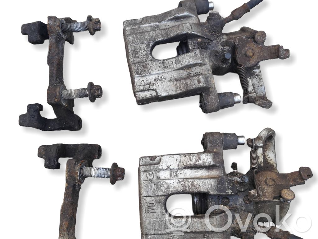 Opel Signum Rear brake caliper 