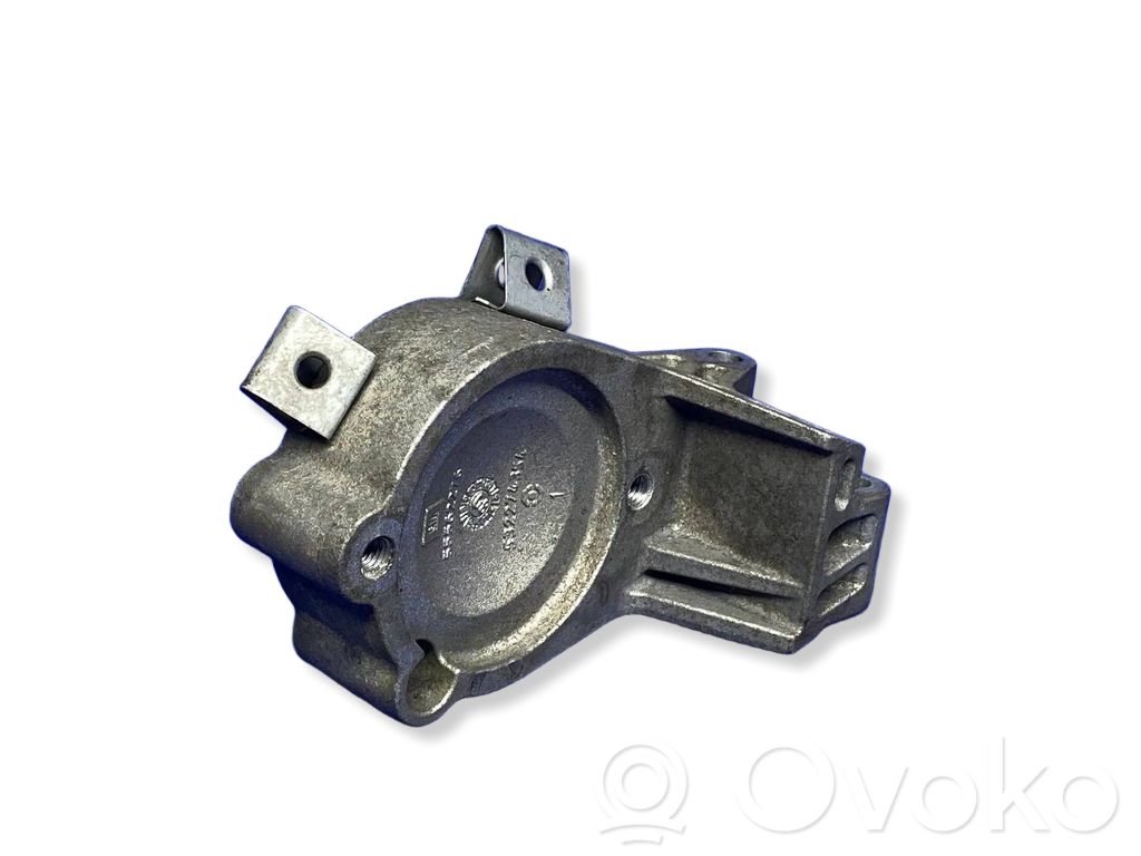 Engine mounting bracket   55562276,532274354