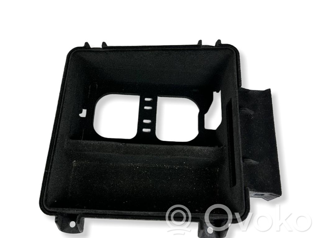 Audi Q7 4M Center console 