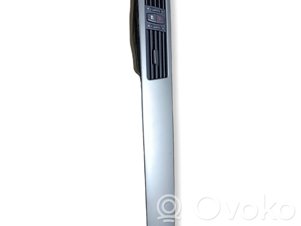 Dashboard glove box trim   7129233