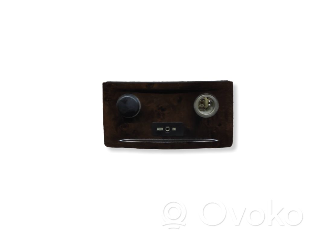 BMW 5 E60 E61 Moldura del mechero trasero 