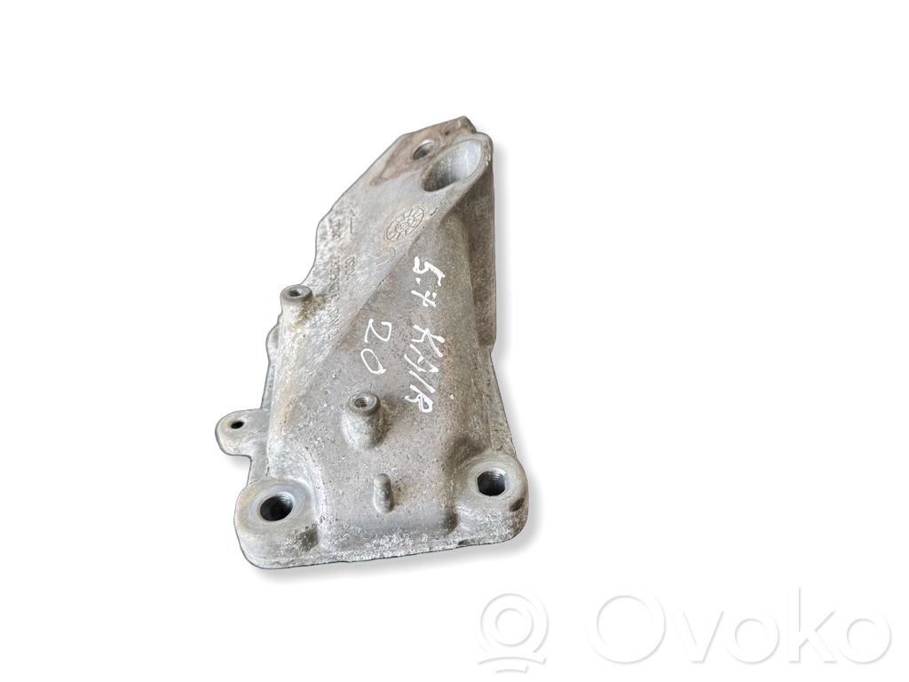 Engine mounting bracket   68275987AA,68275987AA,52124989AB,52124989AC,52124989AD