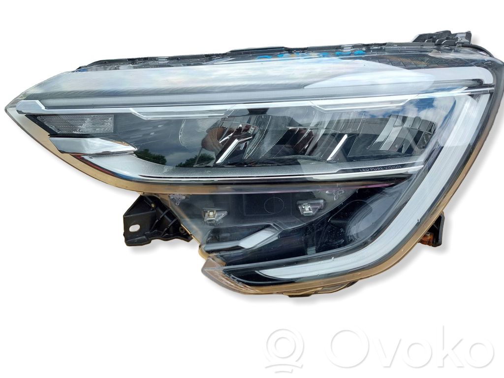 Renault Arkana Lampa przednia 