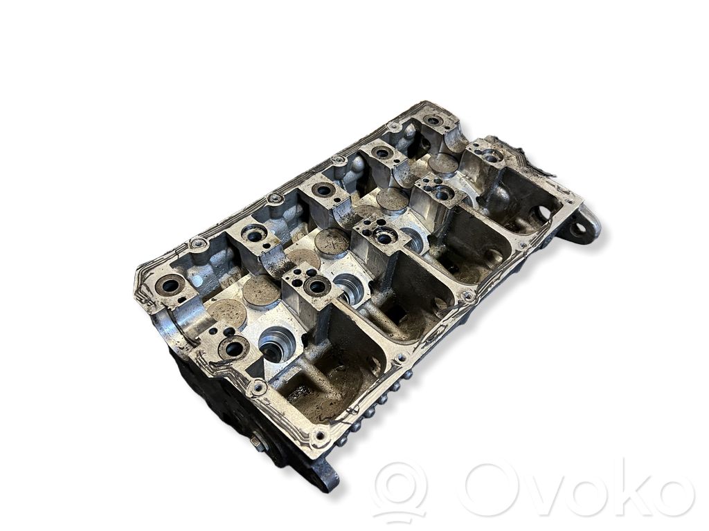 Volkswagen PASSAT B5.5 Engine head 
