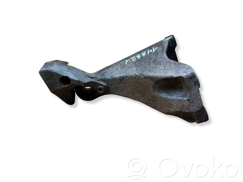 BMW 3 E90 E91 Engine mounting bracket 