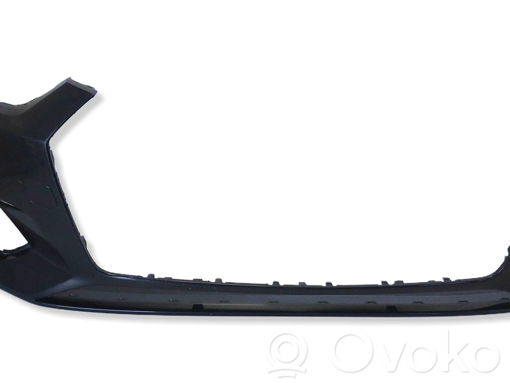 Priekinis bamperis   8W0