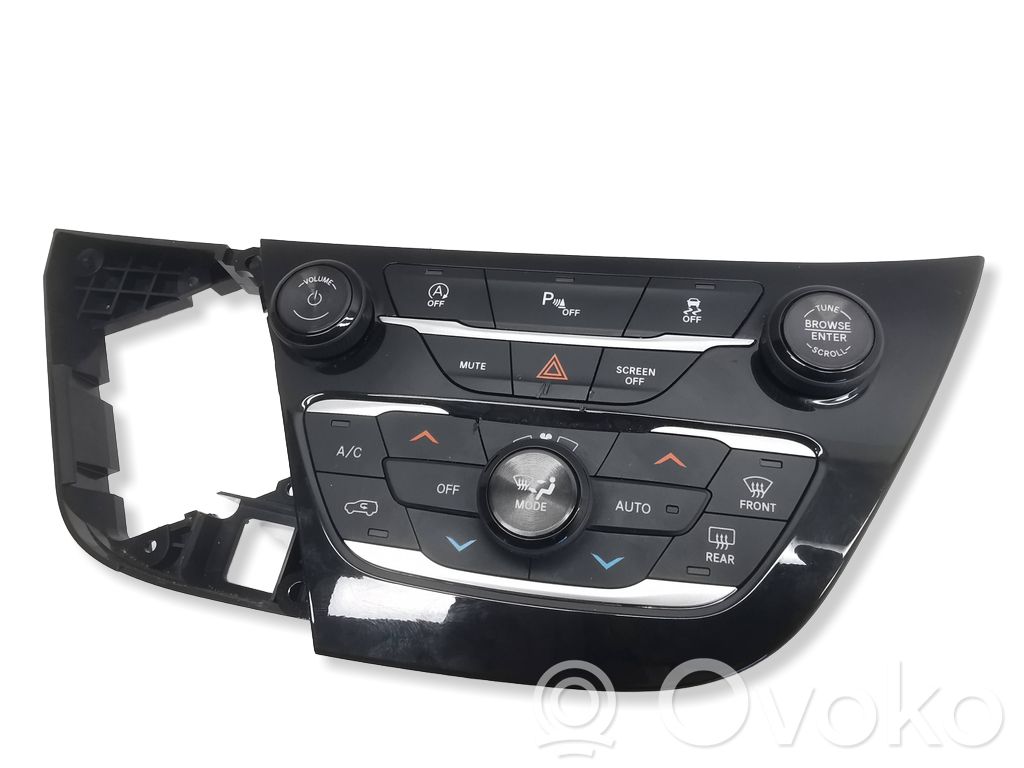 Chrysler Pacifica Climate control unit 
