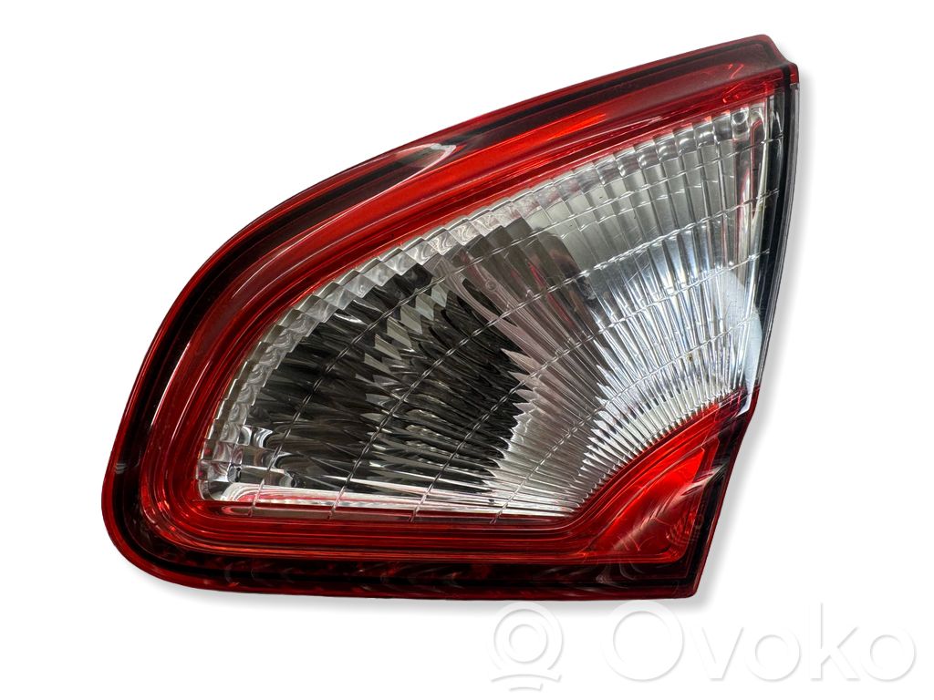 Nissan Qashqai Lampy tylnej klapy bagażnika 