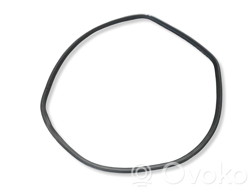Jeep Grand Cherokee Rear door rubber seal (on body) 