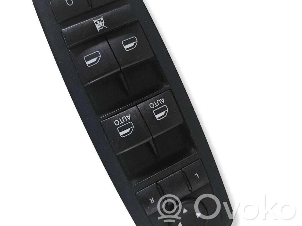 Jeep Grand Cherokee Electric window control switch 