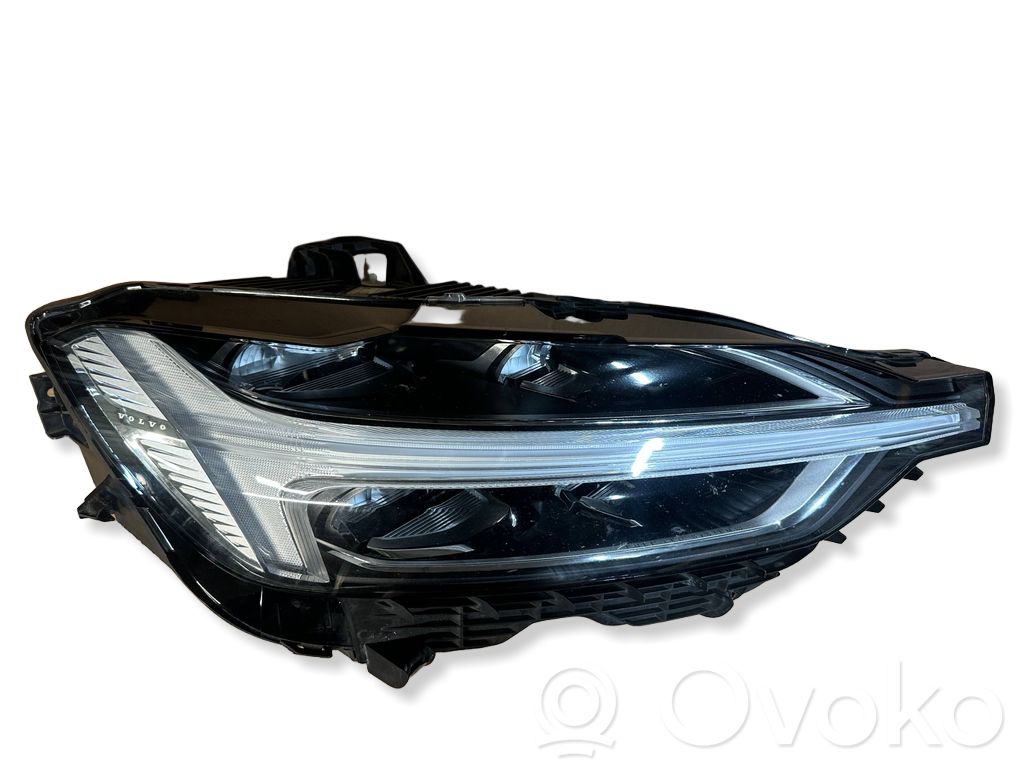 Volvo XC60 Lampa przednia 