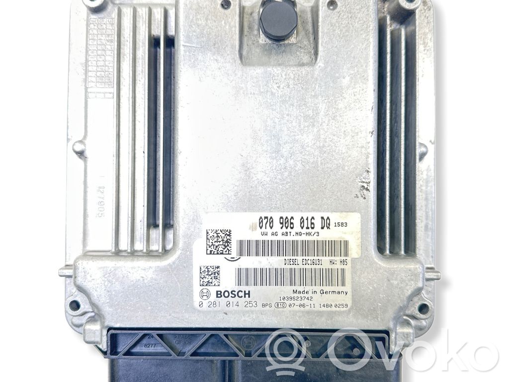 Volkswagen Transporter - Caravelle T5 Sterownik / Moduł ECU 