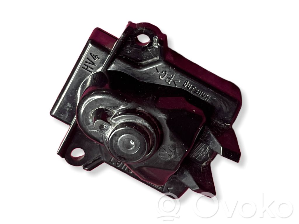 Volkswagen T-Roc Rear glass lock/latch 