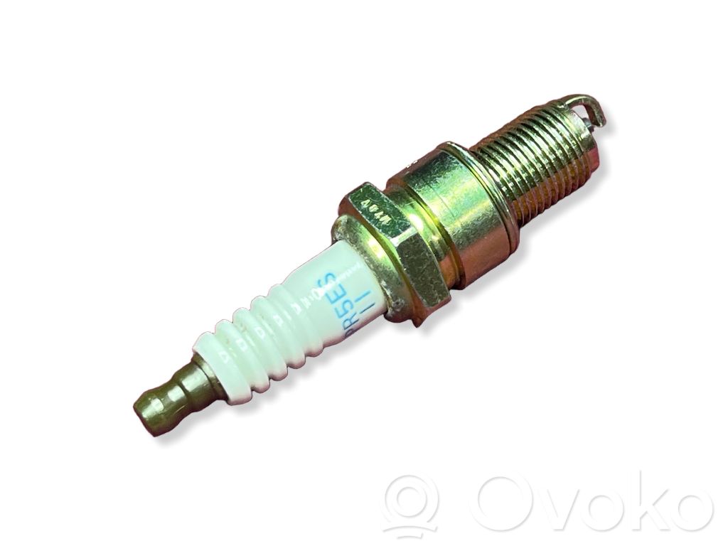 Nissan Leaf I (ZE0) Spark plug 