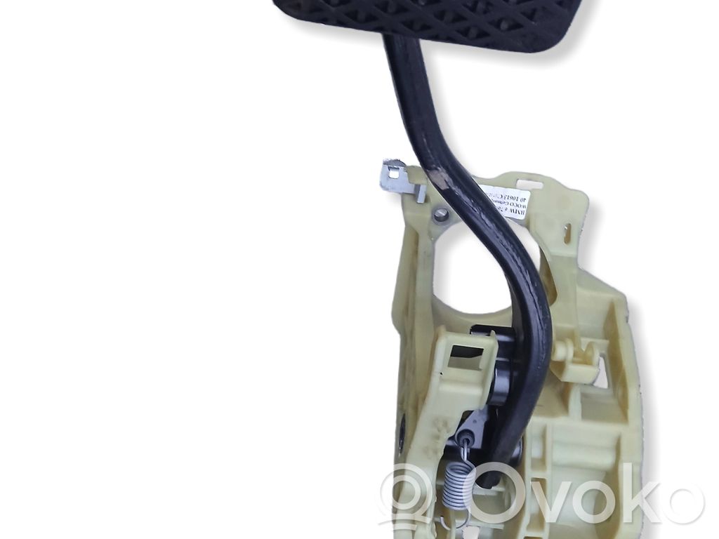 Brake pedal   6769221,4010613