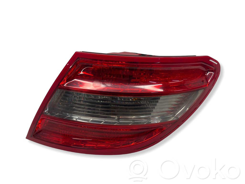 Lampa tylna   2048203064,753030