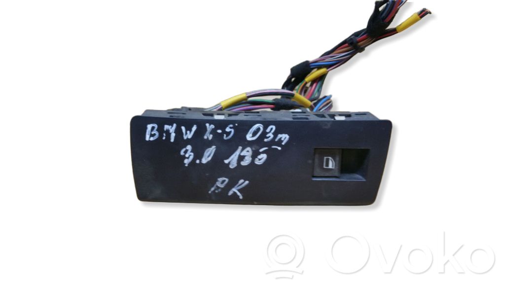 Electric window control switch   6925700