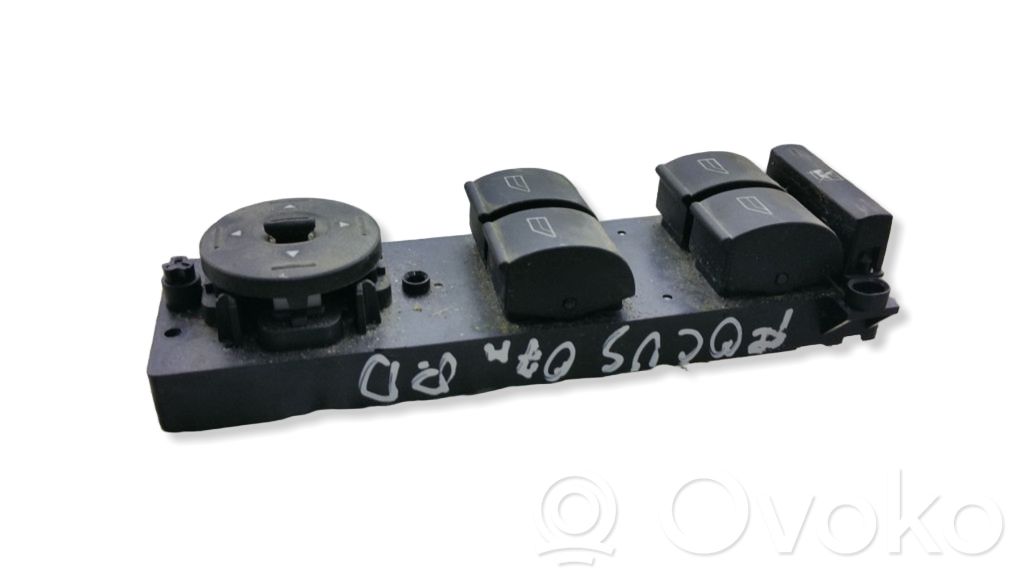 Ford Focus Electric window control switch 