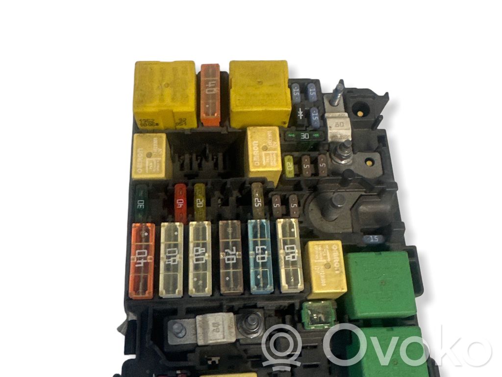 Peugeot 3008 II Fuse module 