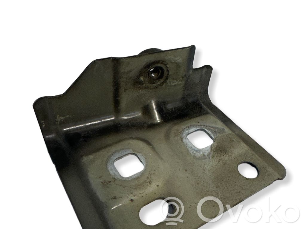 Mercedes-Benz EQB Fender mounting bracket 