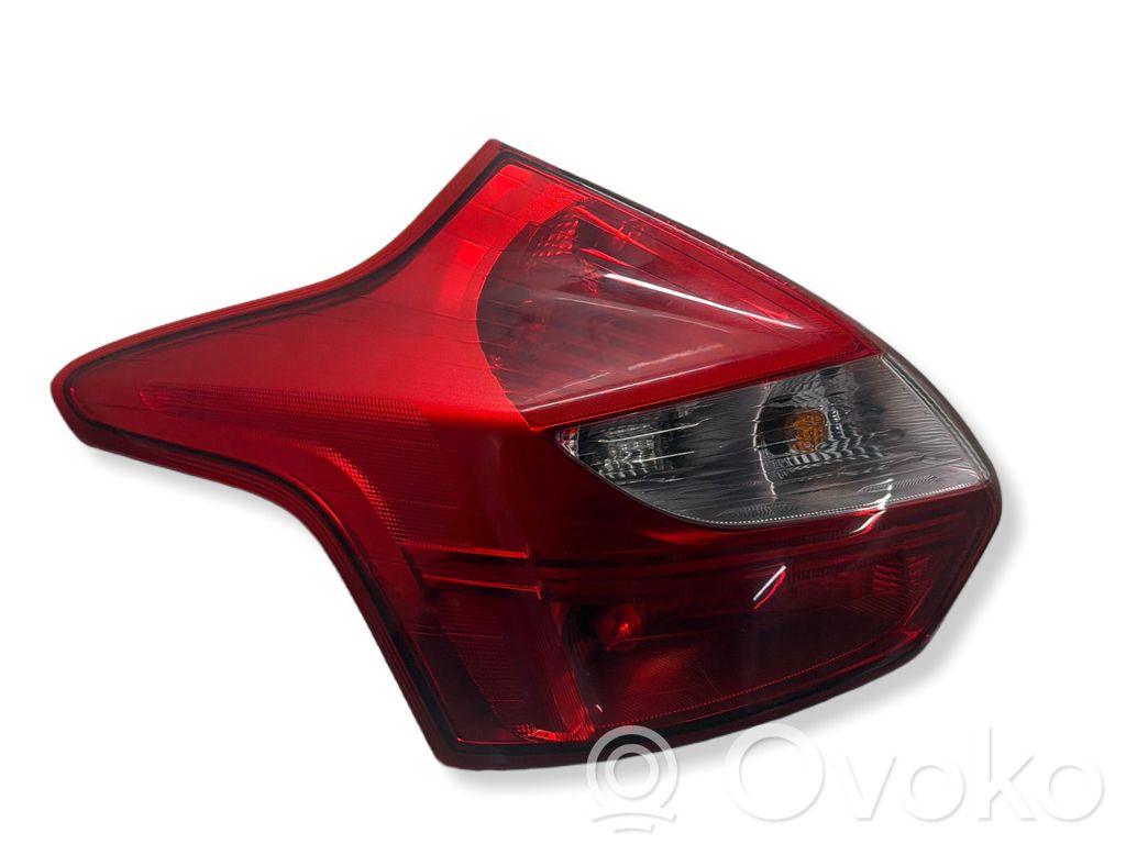Ford Focus Задний фонарь в кузове 