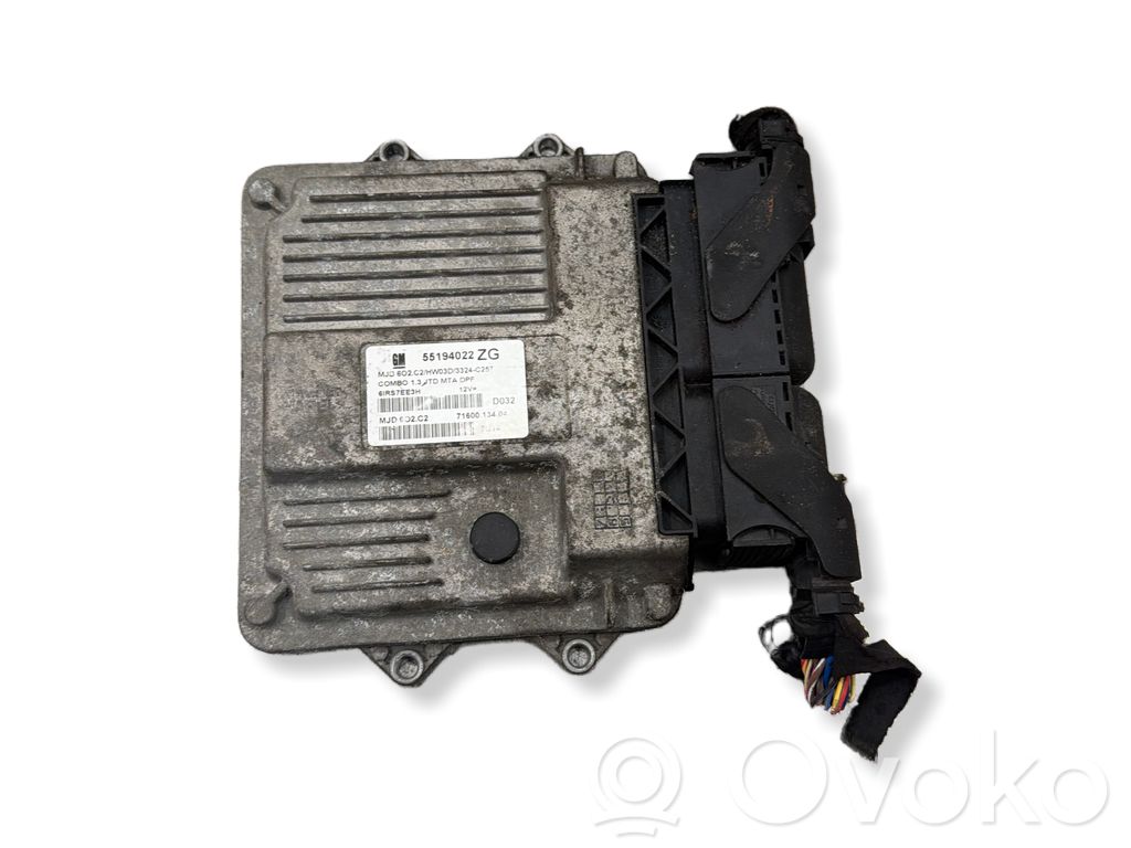 Opel Combo D Unité de commande, module ECU de moteur 