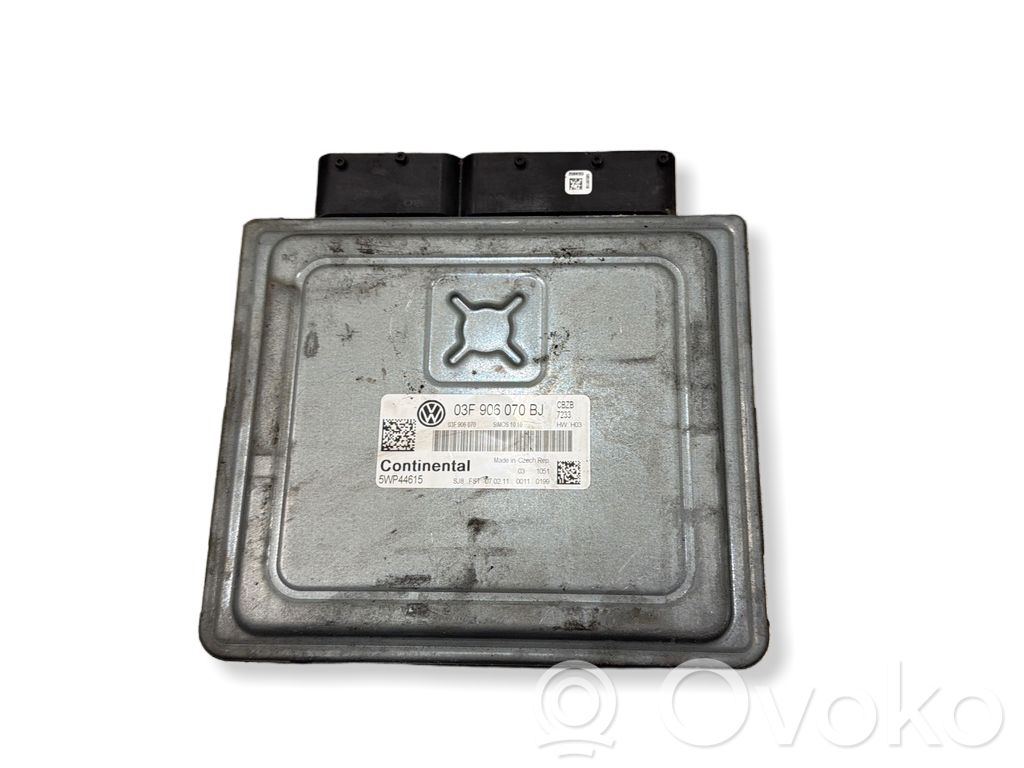 Volkswagen Golf VI Engine control unit/module 