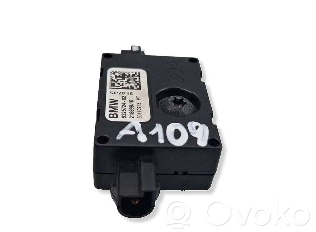 BMW 5 G30 G31 G38 Aerial antenna amplifier 