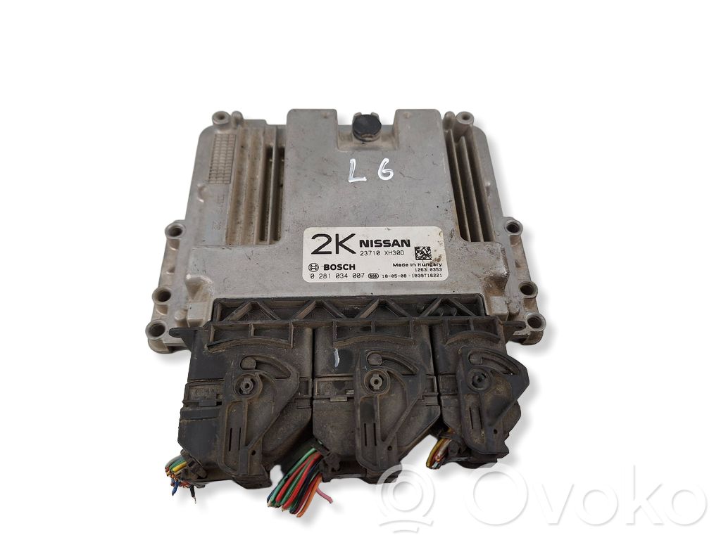 Nissan NV200 Engine control unit/module 