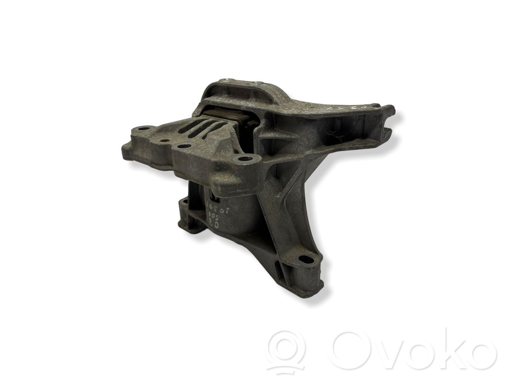 Engine mount bracket   4A103720,4A111210,AIS19C03