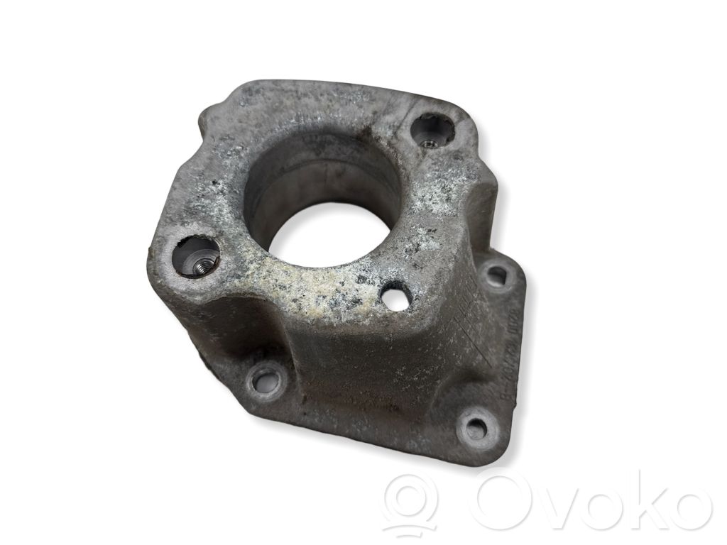 Renault Megane II Engine mounting bracket 
