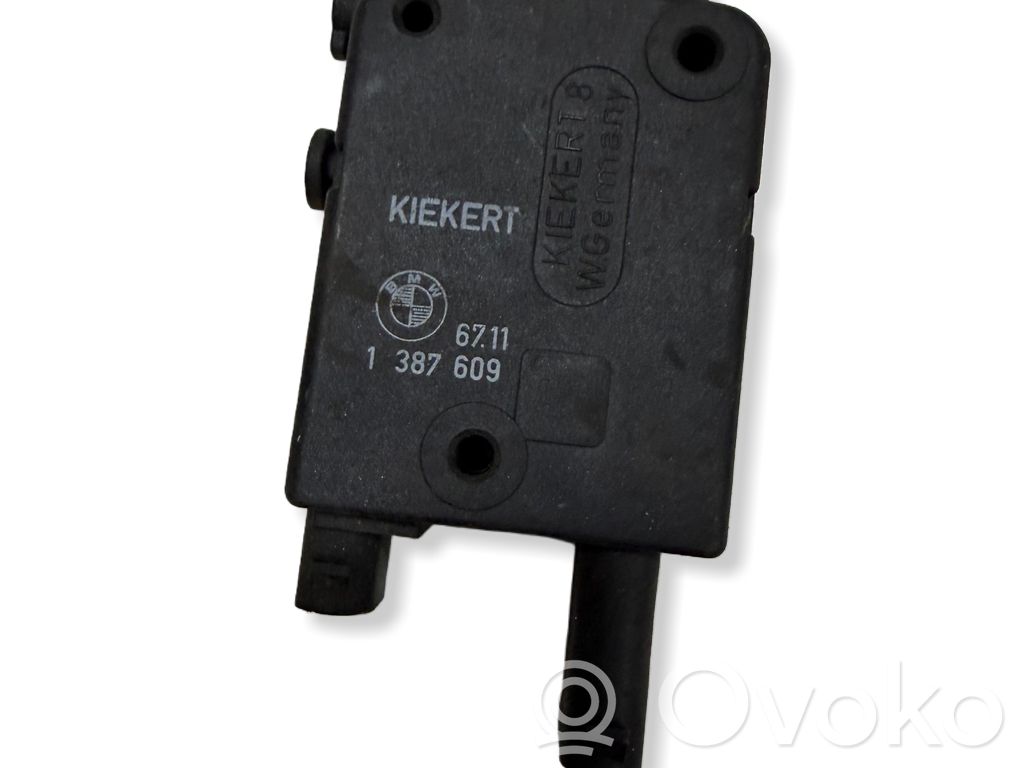 BMW 3 E36 Motor de bloqueo de puertas 
