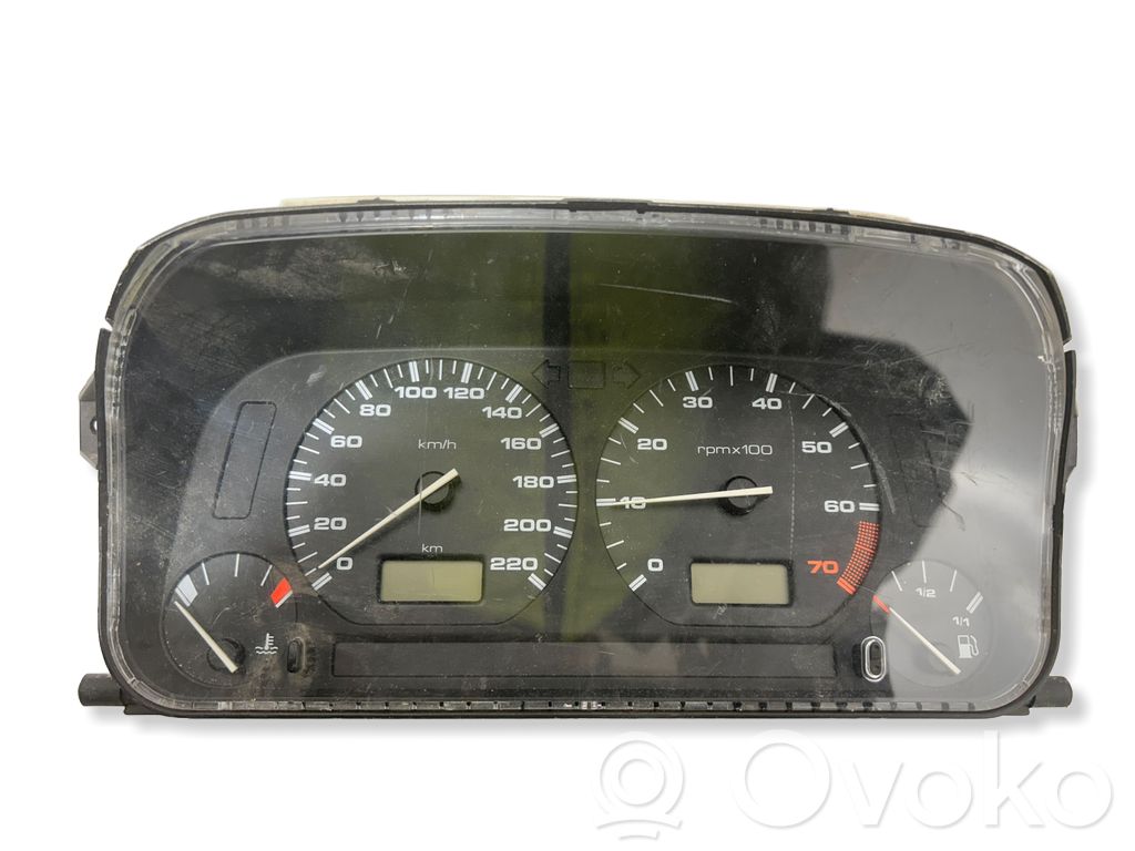 Volkswagen Golf III Speedometer (instrument cluster) 
