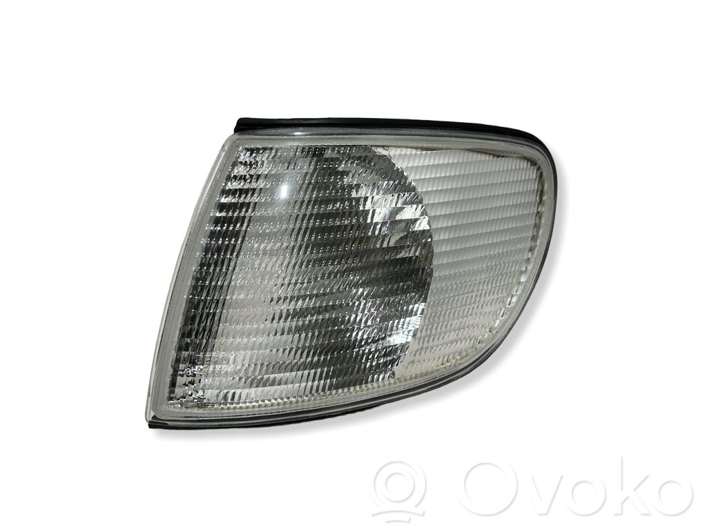 Volkswagen PASSAT B5 Front indicator light 