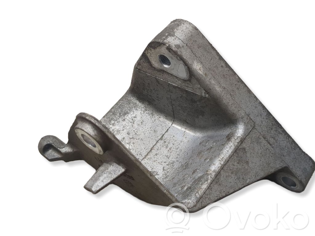 Engine mounting bracket   13228288