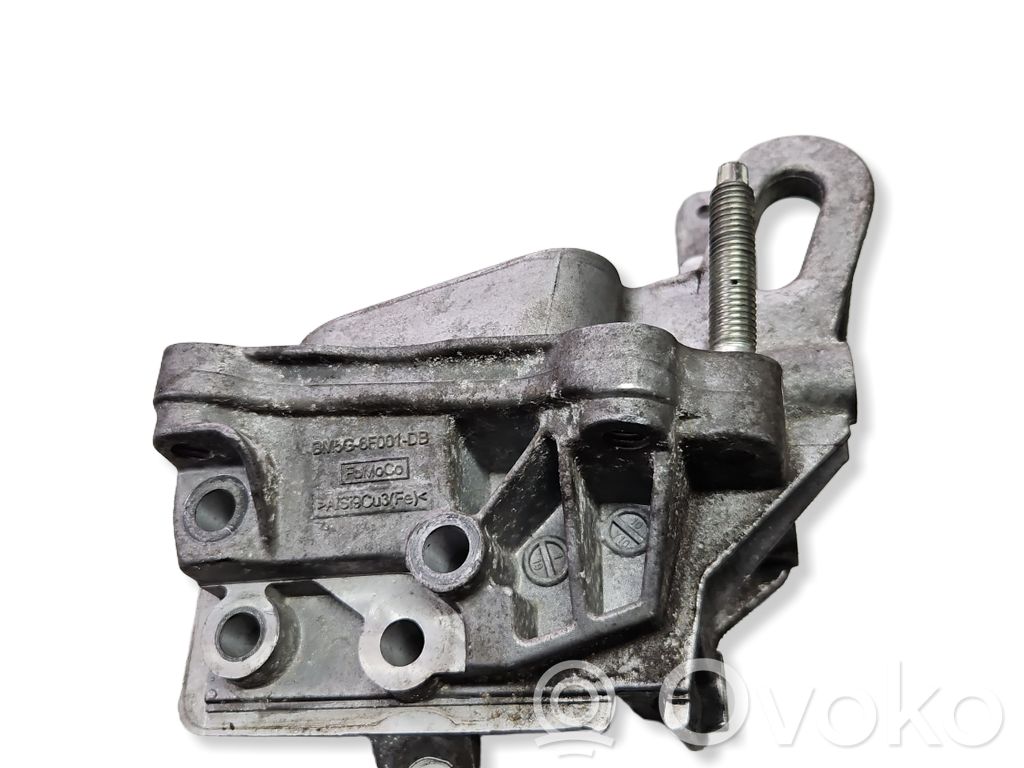 Ford Focus Engine mounting bracket 