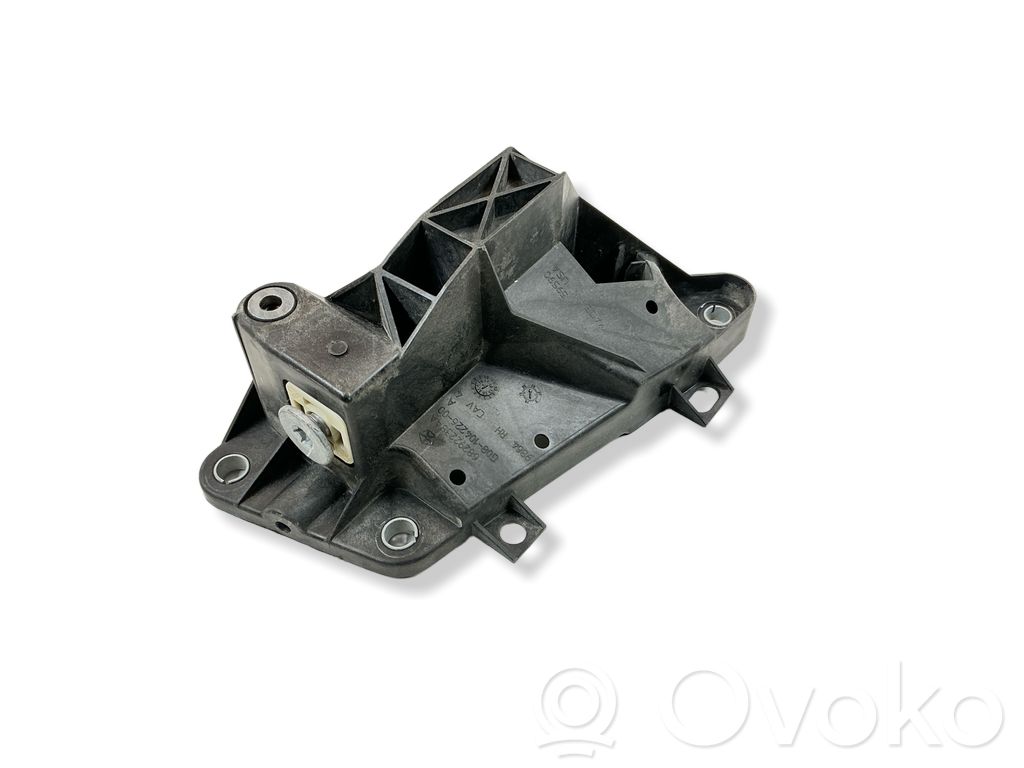 Chrysler Pacifica Radiator mount bracket 
