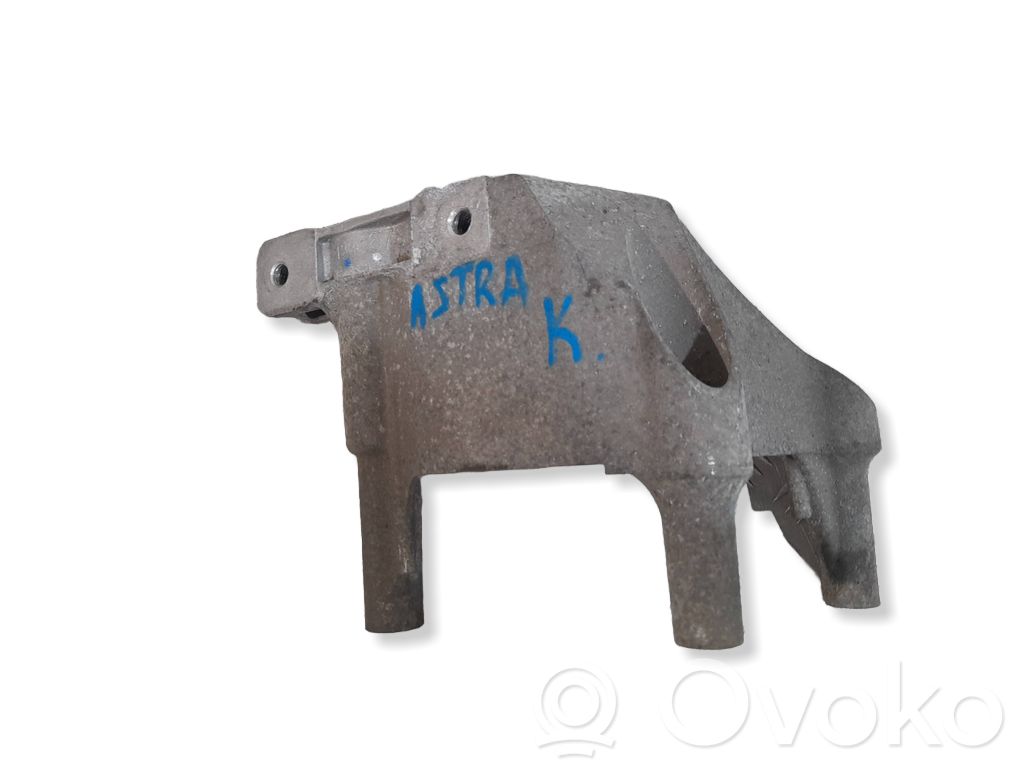 Engine mount bracket   13366780