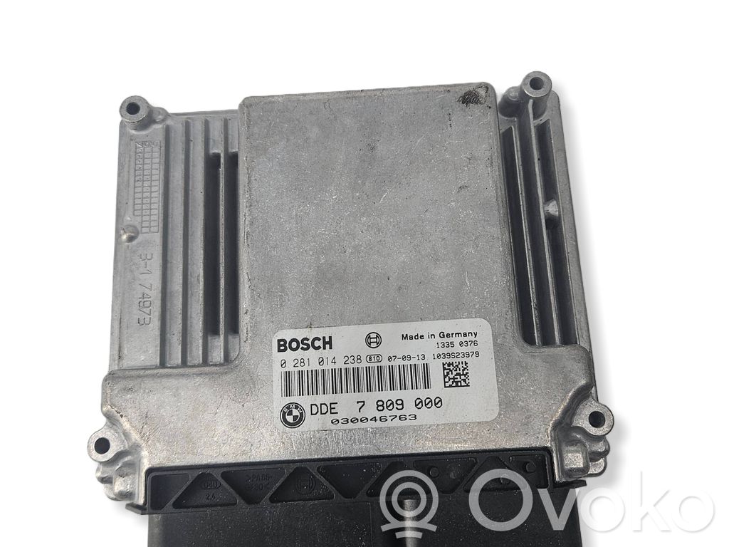 BMW 7 E65 E66 Variklio valdymo blokas 