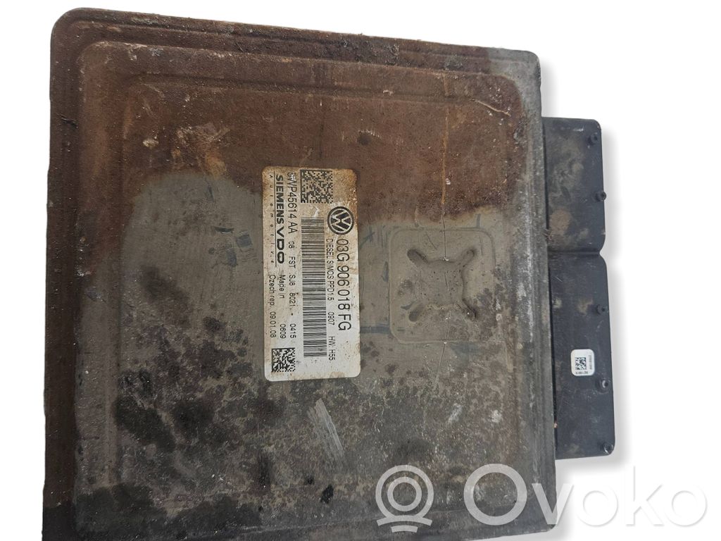 Volkswagen PASSAT B7 Engine control unit/module 