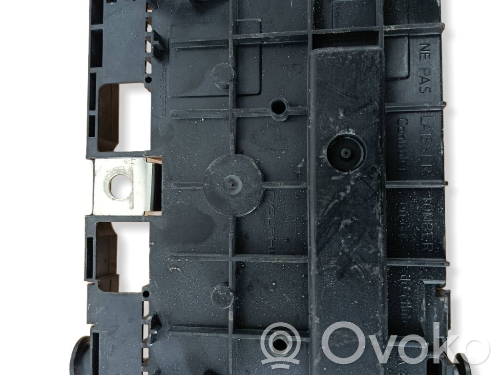 Peugeot 308 SW  Fuse module 