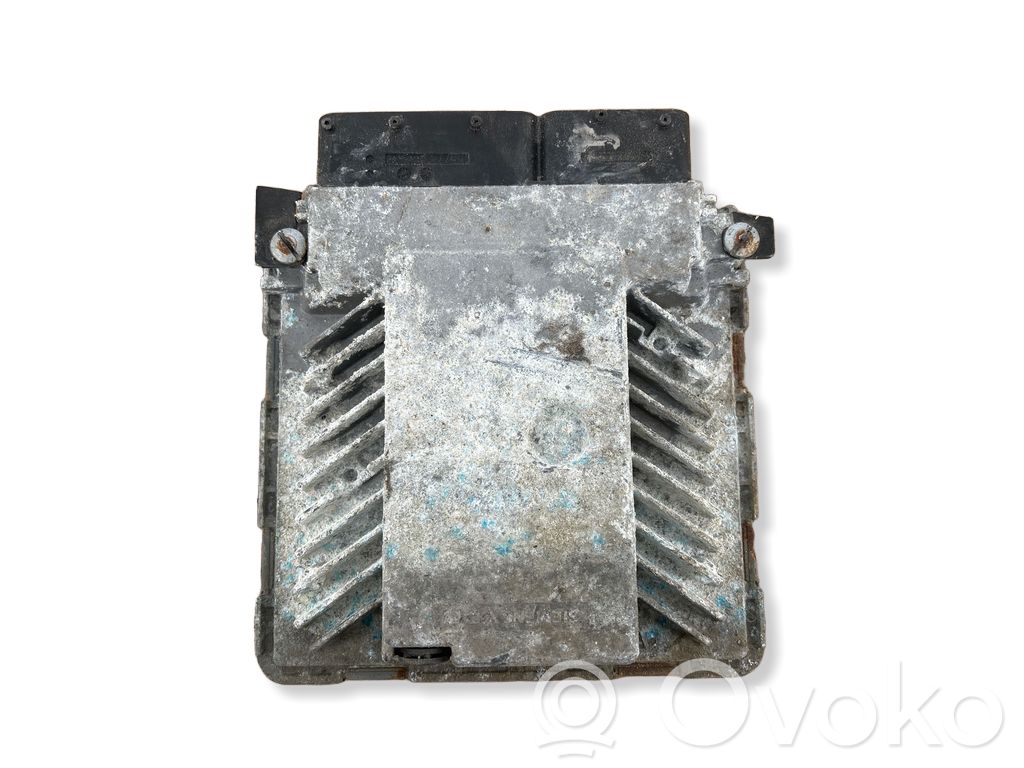 Volkswagen PASSAT B5.5 Engine control unit/module 